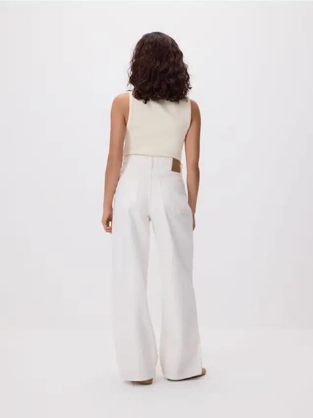 Jeans wide leg con gamba corta - bianco
