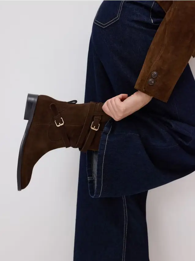 LADIES` ANKLE BOOTS - marrone scuro