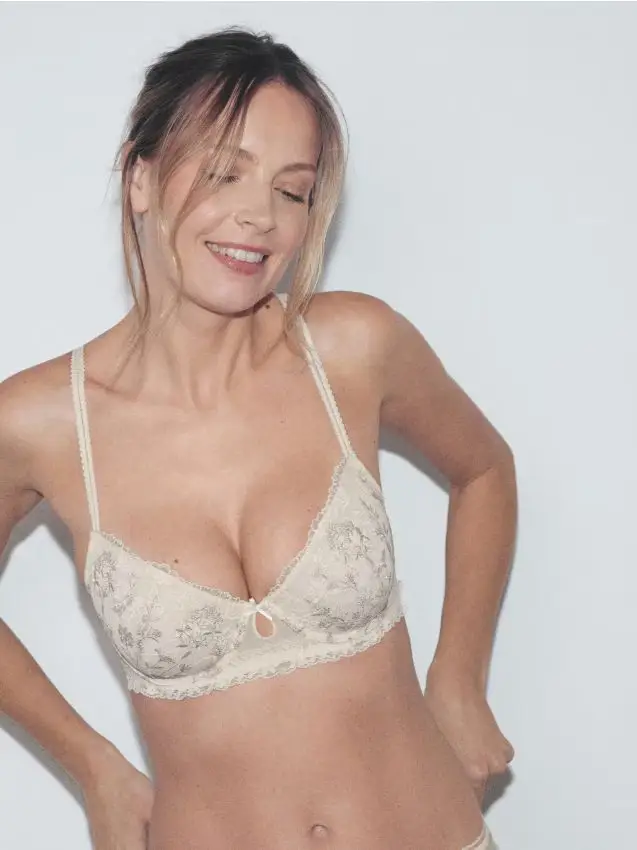 LADIES` BRASSIERE - panna