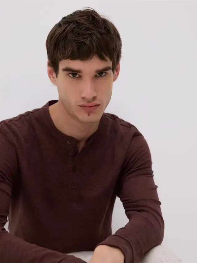 Maglia henley a maniche lunghe in lino - mogano