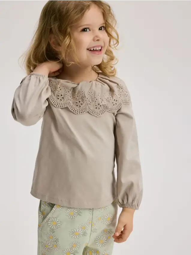 Maglietta a maniche lunghe con colletto decorativo - beige