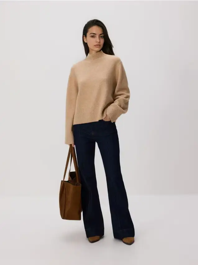 Maglione a collo alto basso liscio - beige