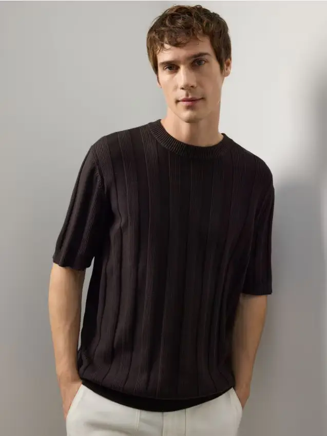 Reserved Maglione a maniche corte - marrone scuro