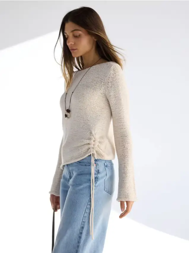 Maglione con allacciatura decorativa - nude