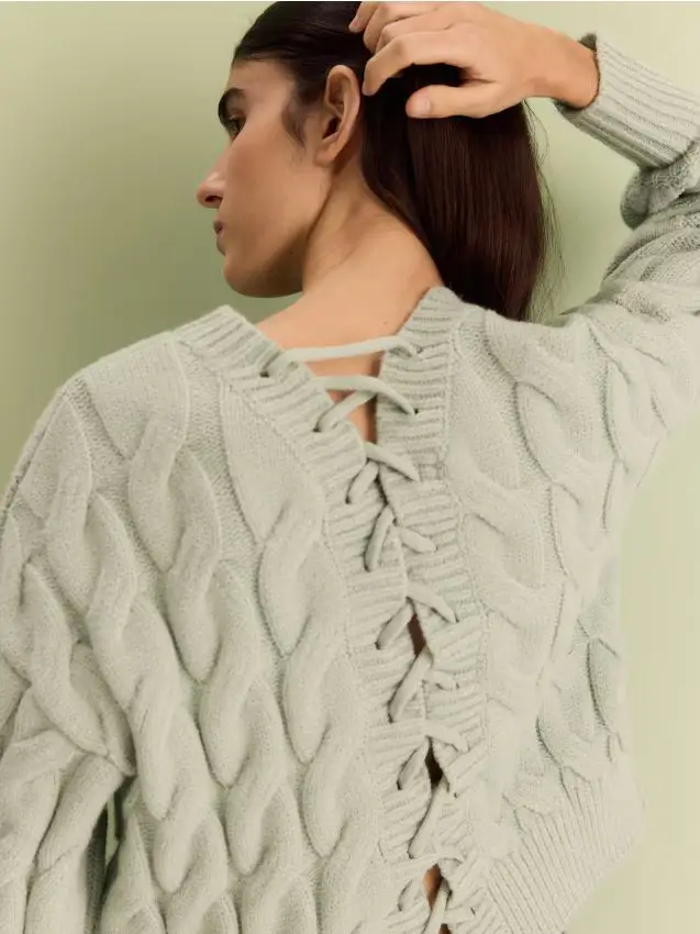 Maglione con allacciatura sulla schiena - verde pallido