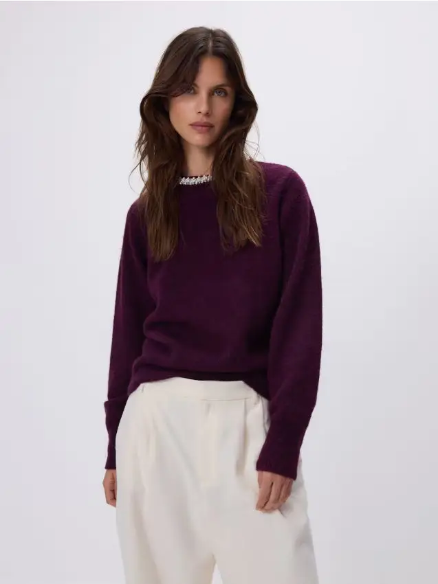 Maglione con applicazione - viola scuro