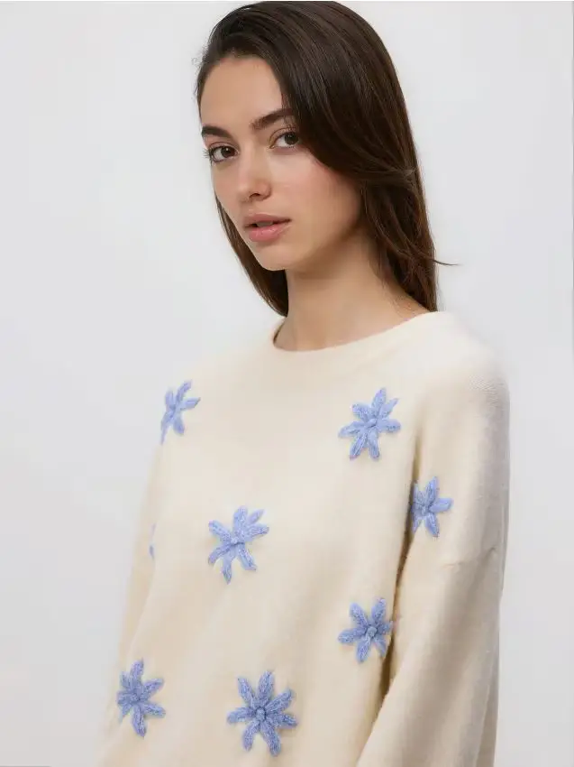 Maglione con applicazioni 3D - multicolore