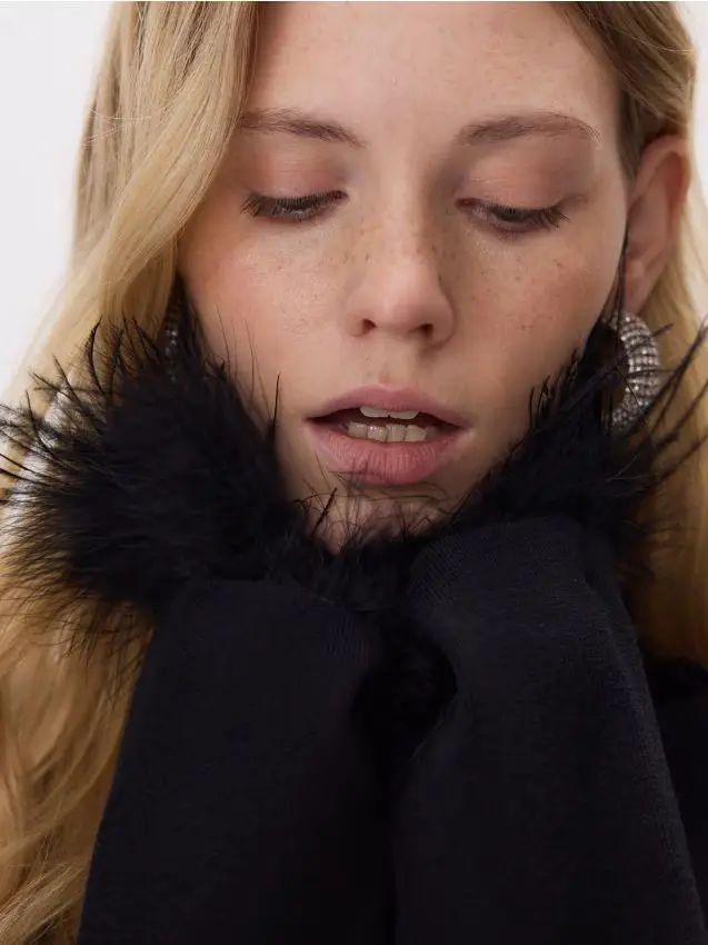 Maglione con piume - nero