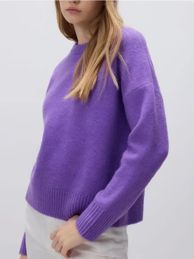 Maglione con spalle scese - viola