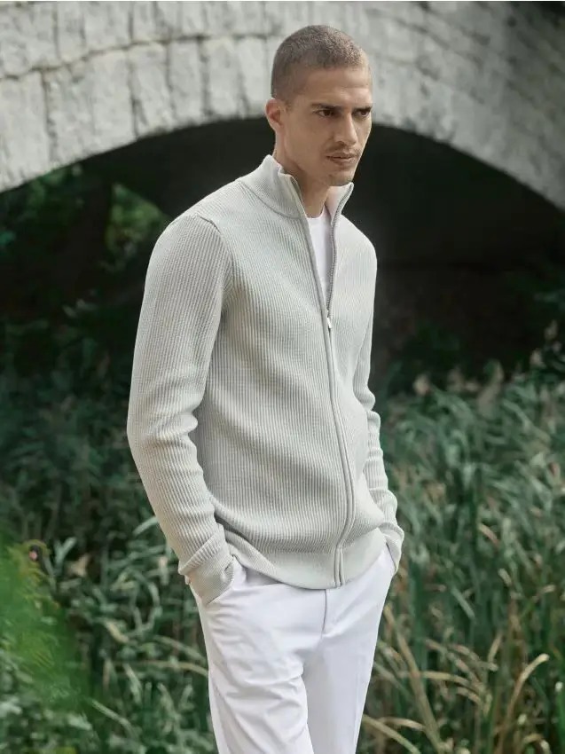 Maglione con zip e colletto rigido - grigio chiaro