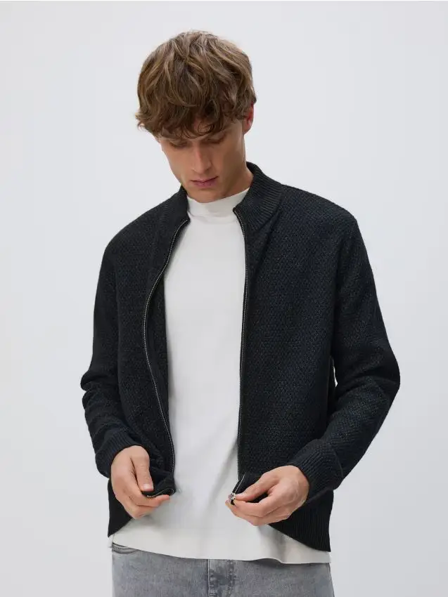 Maglione con zip e colletto rigido - nero