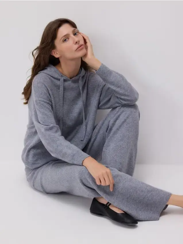 Maglione di lana con cappuccio - grigio chiaro