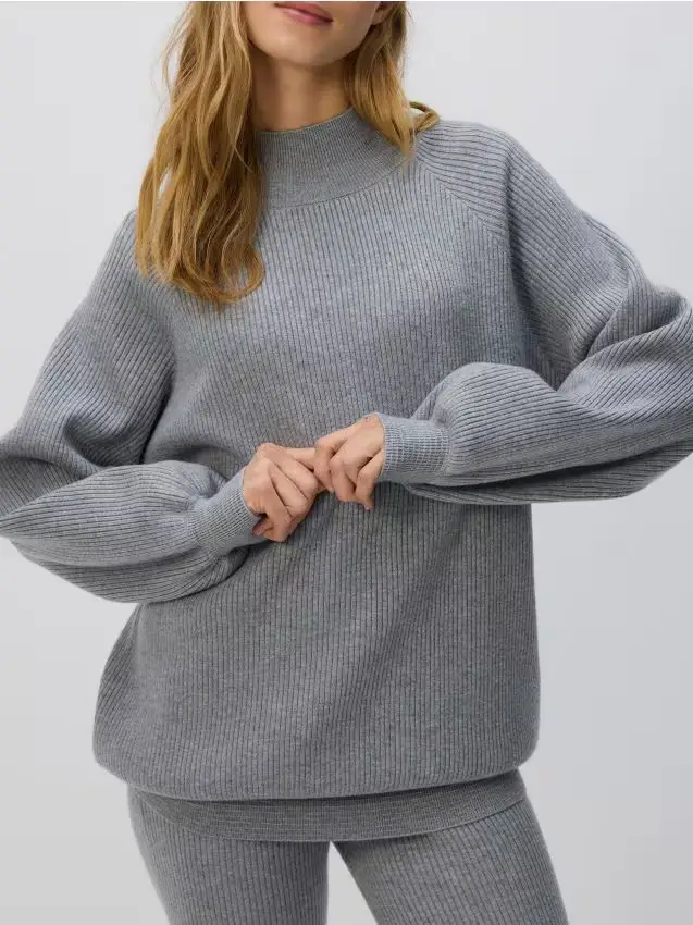 Maglione lungo con collo dolcevita - grigio chiaro