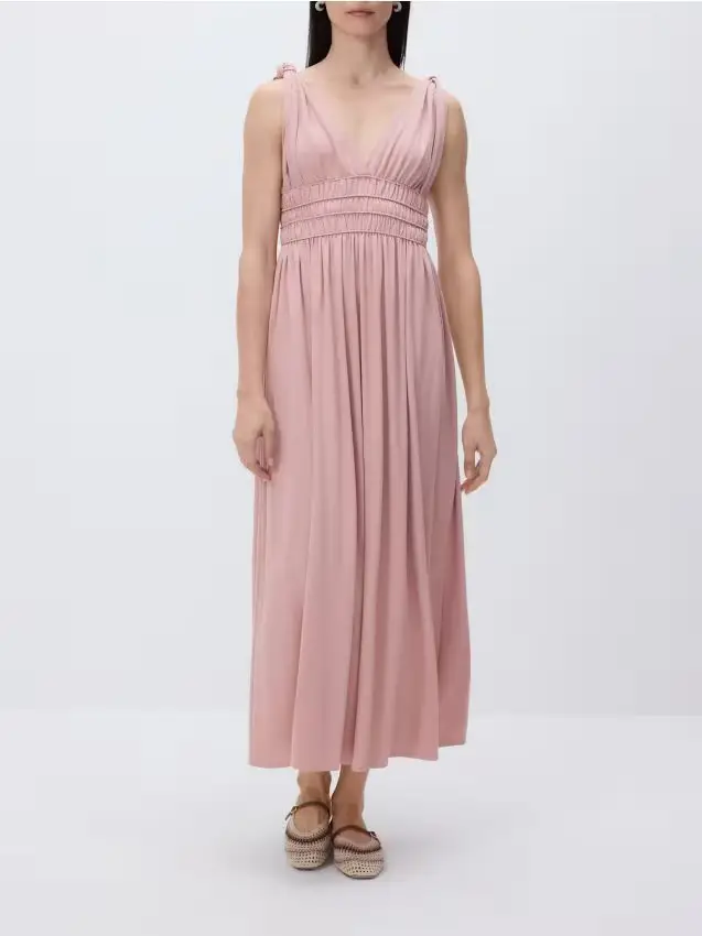 Maxi abito con arricciatura - rosa cipria