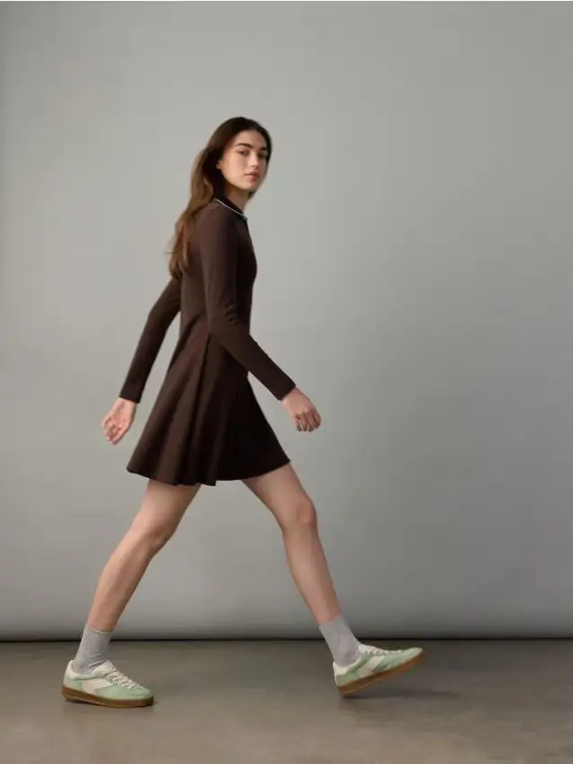 Mini abito con colletto - marrone scuro