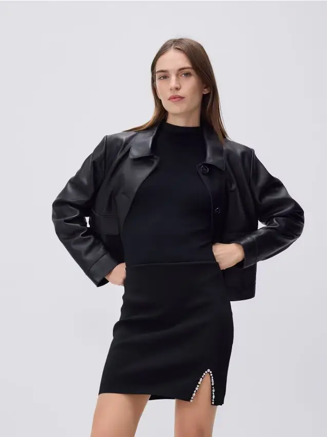 Minigonna con spacco - nero