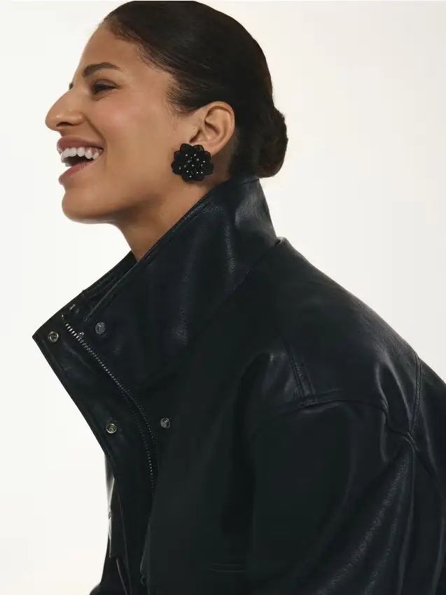 Orecchini a forma di fiore - nero