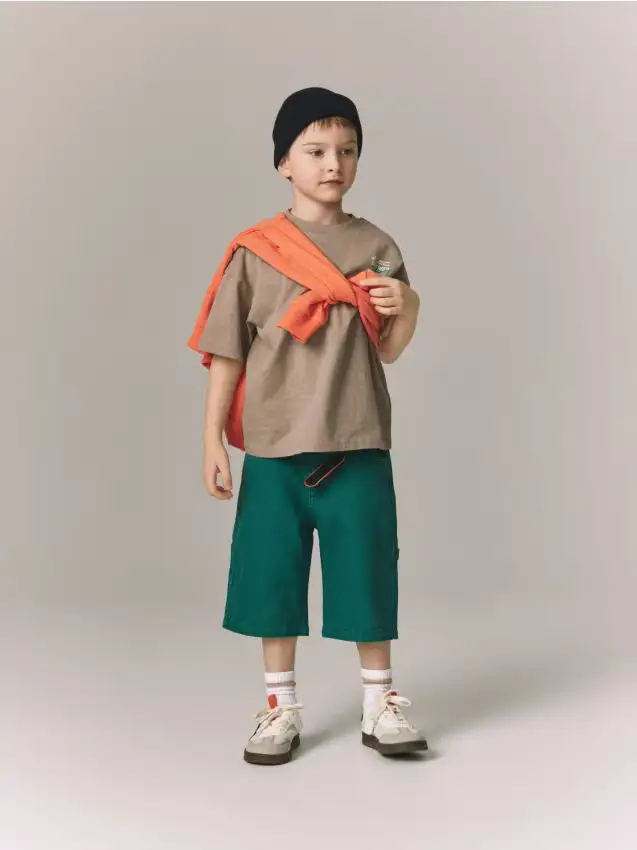 Pantaloncini con dettaglio a catena - verde petrolio