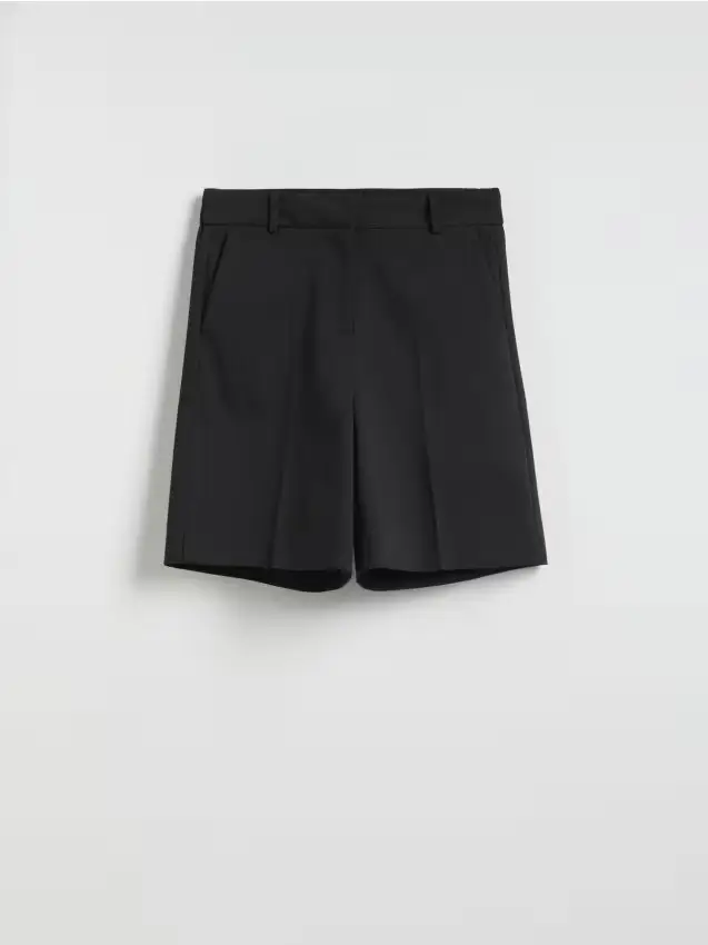 Pantaloncini con pince - nero