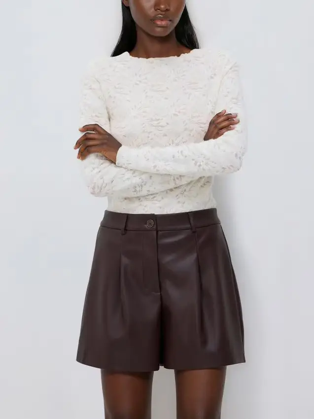 Pantaloncini in ecopelle - maroon