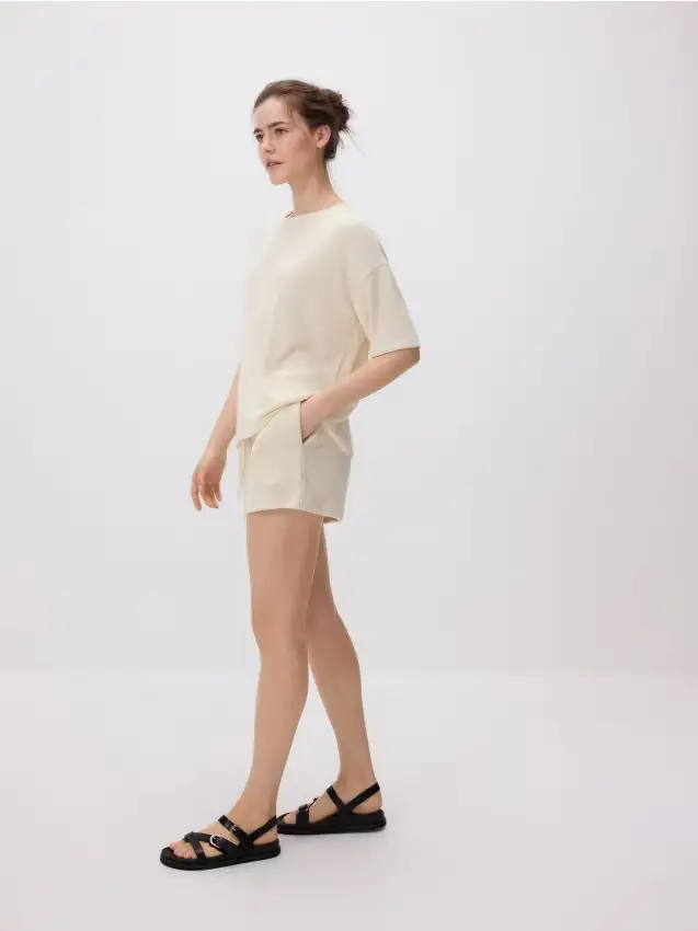 Pantaloncini in maglia con viscosa - nude