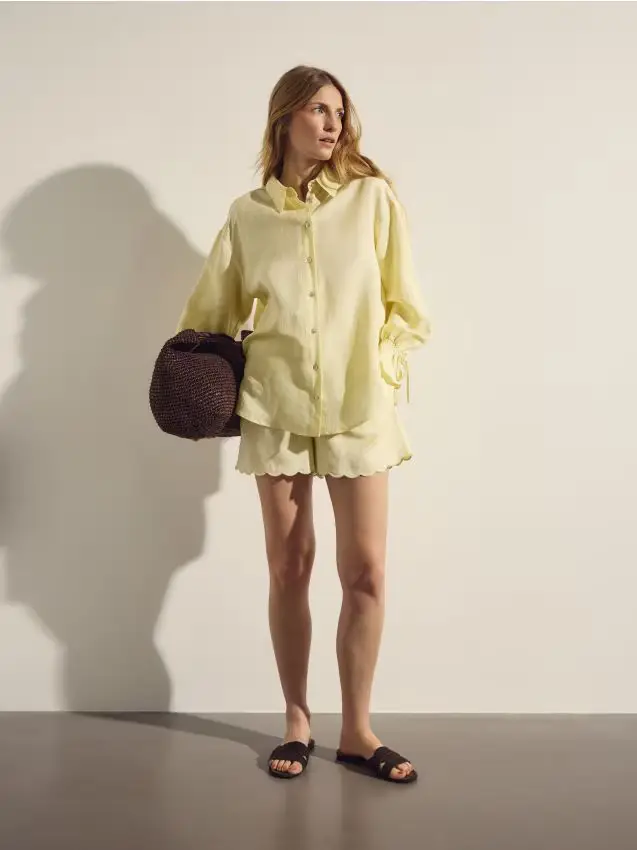 Pantaloncini in misto lino - giallo chiaro