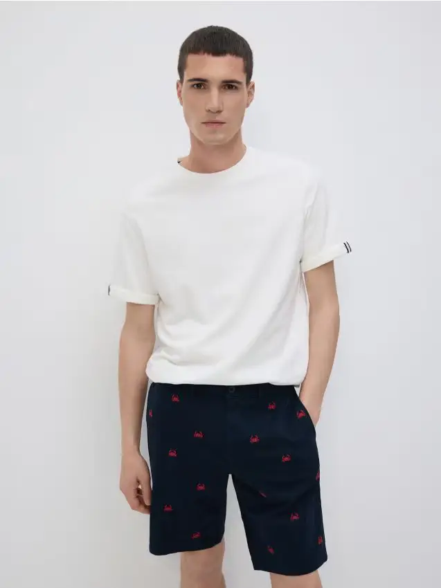 Pantaloncini regular con ricamo - blu scuro