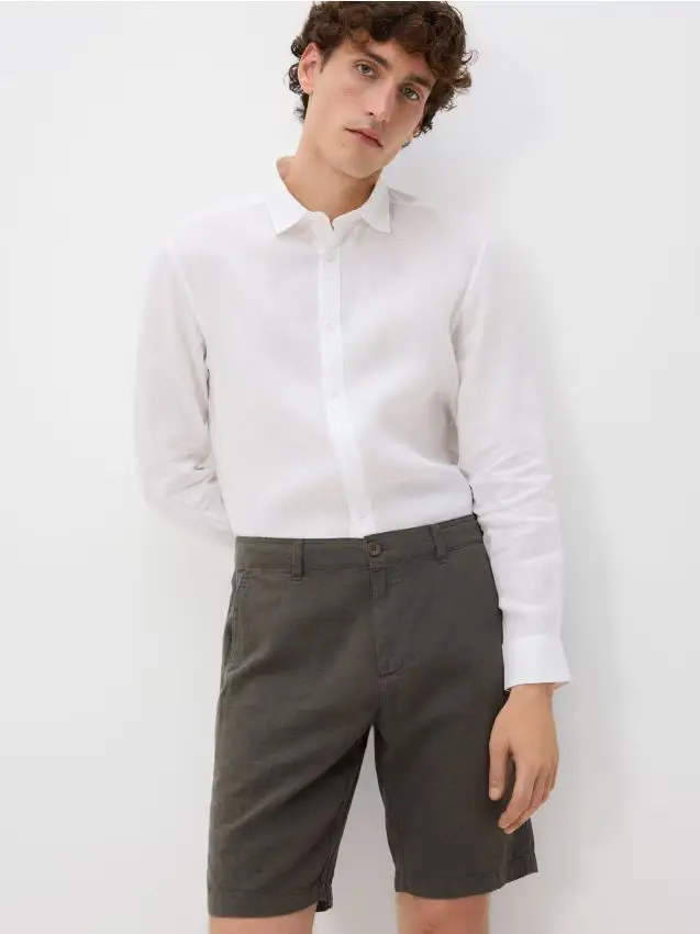 Pantaloncini regular in misto lino - verde polveroso