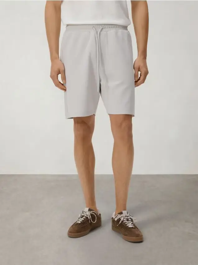 Pantaloncini strutturati regular fit - grigio chiaro