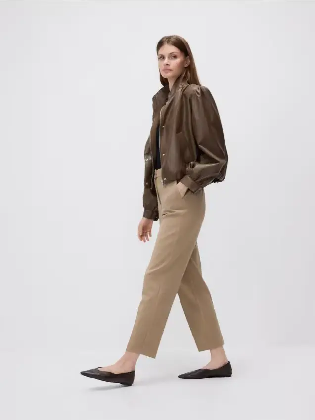 Pantaloni a sigaretta con piega - beige