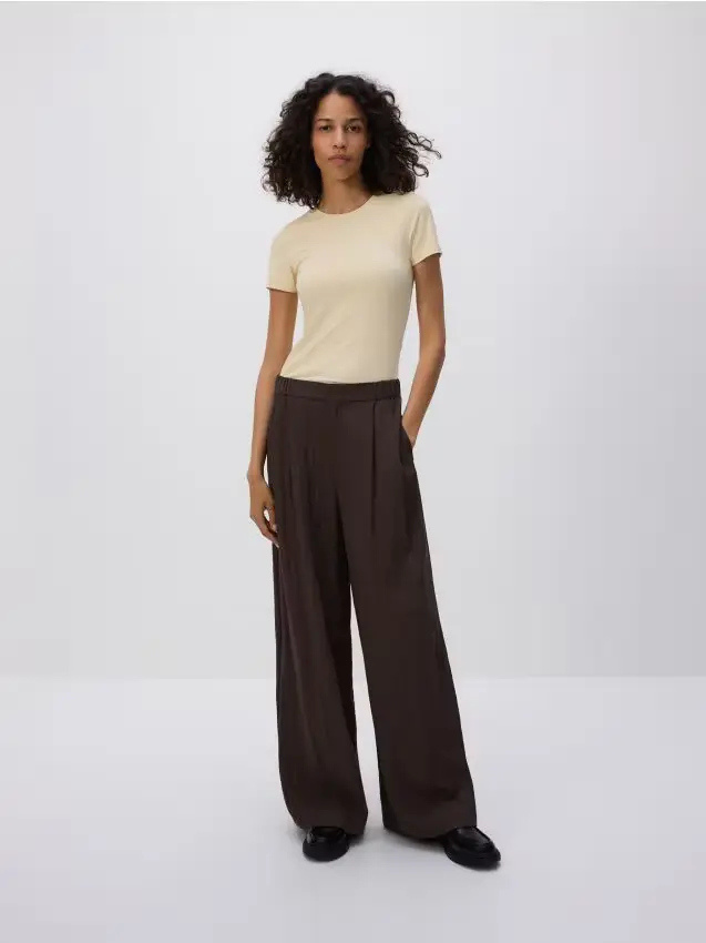 Pantaloni ampi in viscosa - marrone scuro