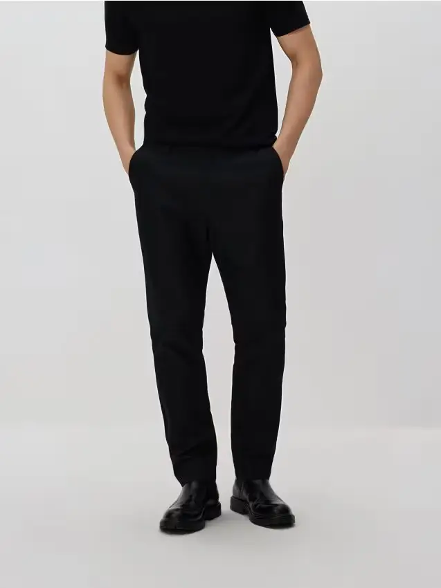 Pantaloni chino con pince - nero
