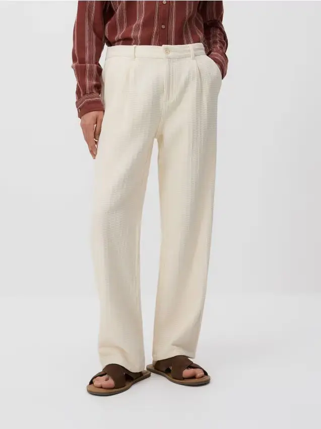 Reserved Pantaloni chino strutturati - panna