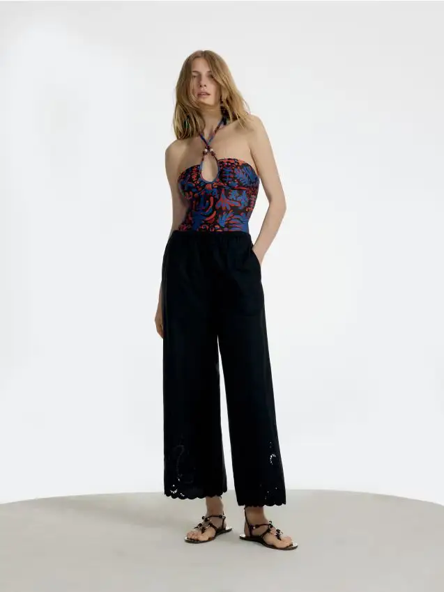 Pantaloni con bordo traforato - nero