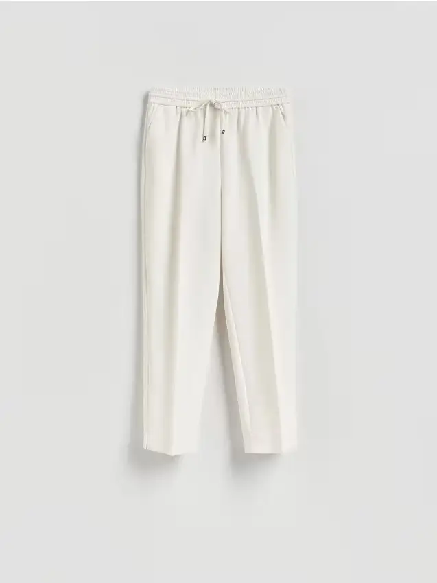 Pantaloni con piega stirata - bianco