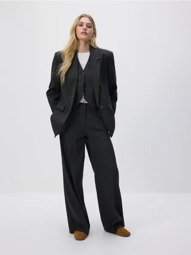 Pantaloni con piega stirata - grigio scuro