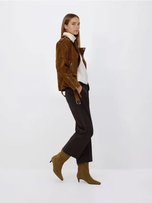 Pantaloni con piega stirata - marrone scuro