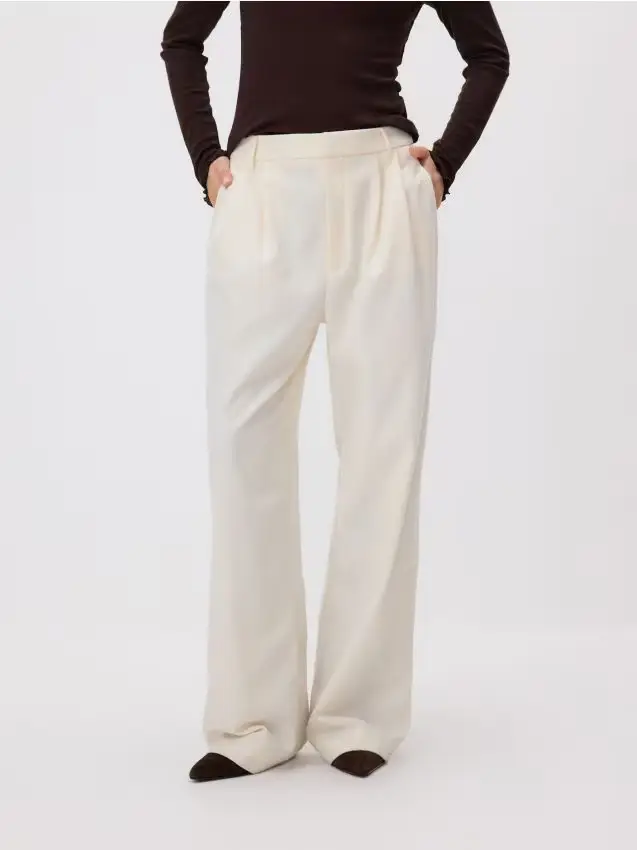 Pantaloni con pinces - panna