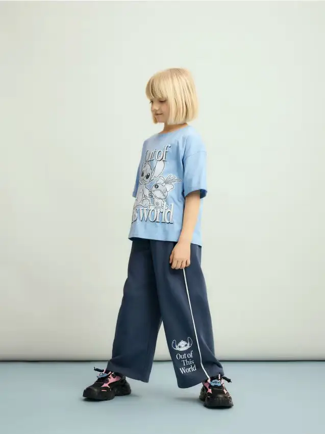 Pantaloni con portachiavi Lilo e Stitch - blu scuro