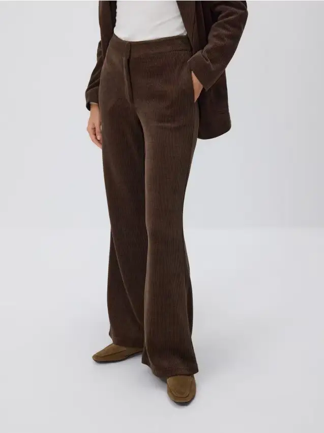 Pantaloni flare di velluto a coste - marrone scuro