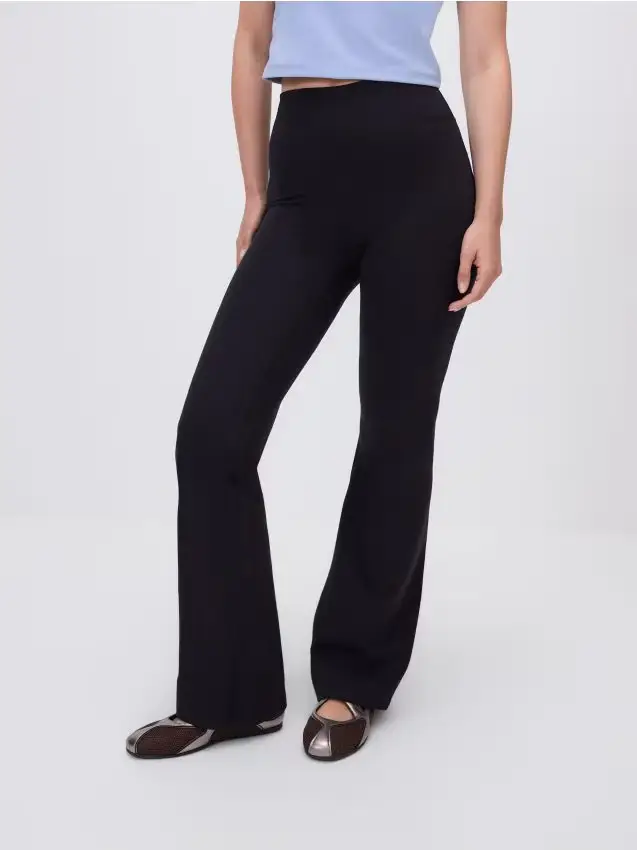 Pantaloni flare - nero