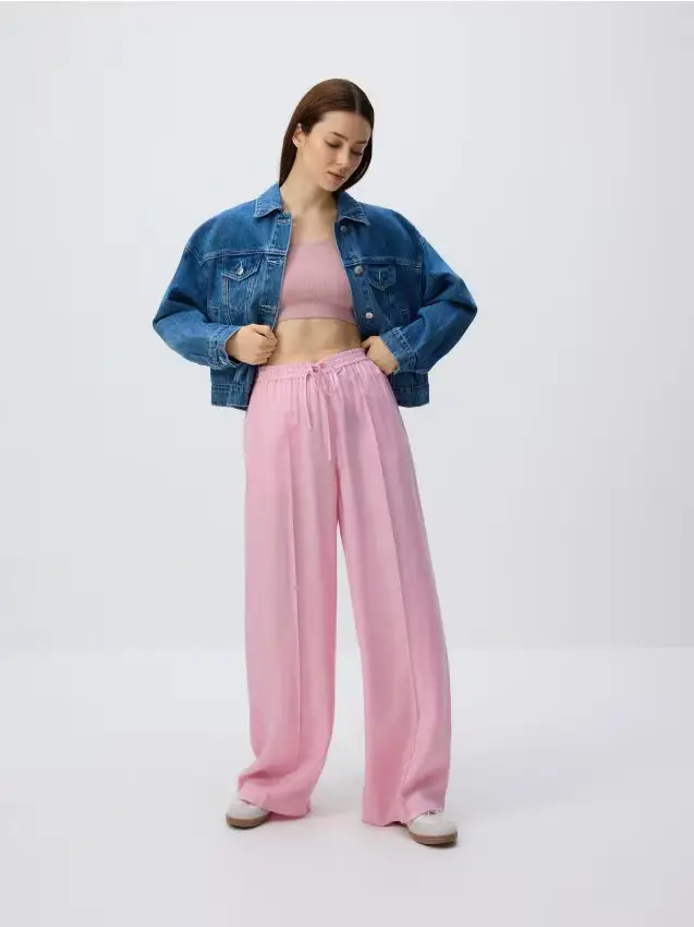 Pantaloni in tessuto cupro - rosa pastello