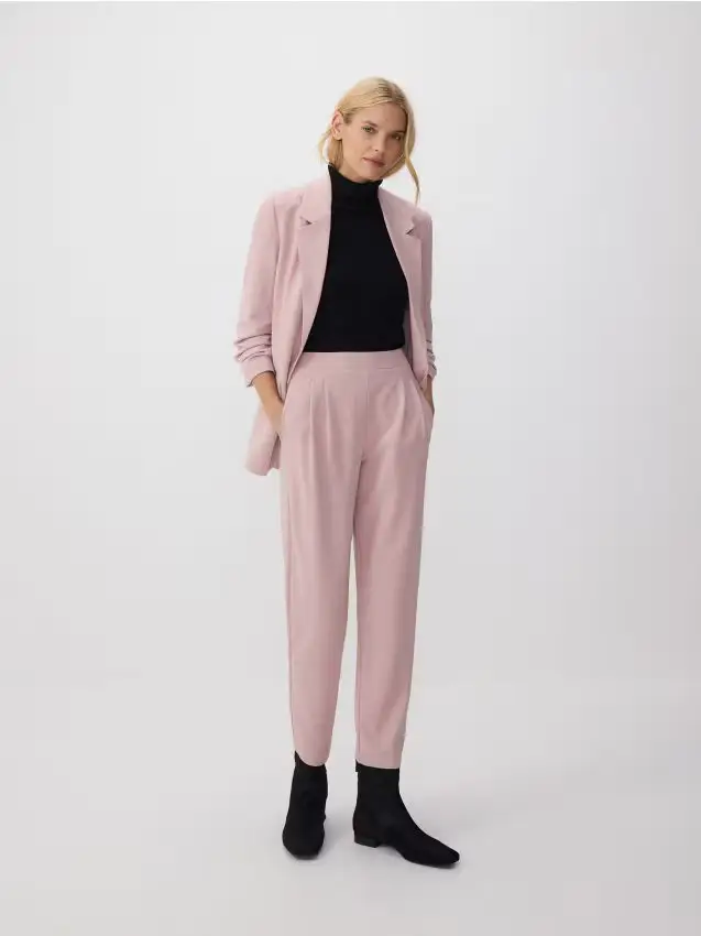 Pantaloni jogger con pinces - rosa pastello