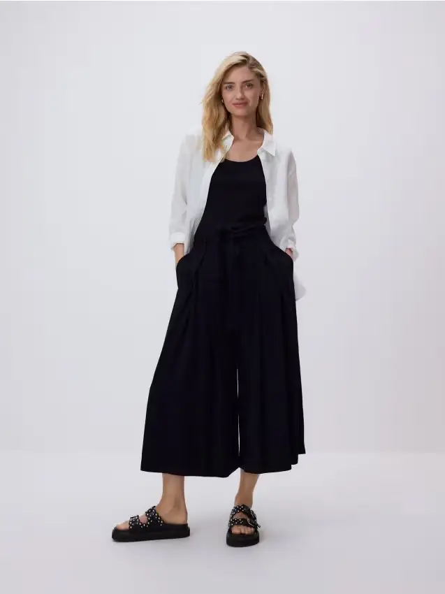 Pantaloni larghi con cintura da annodare - nero