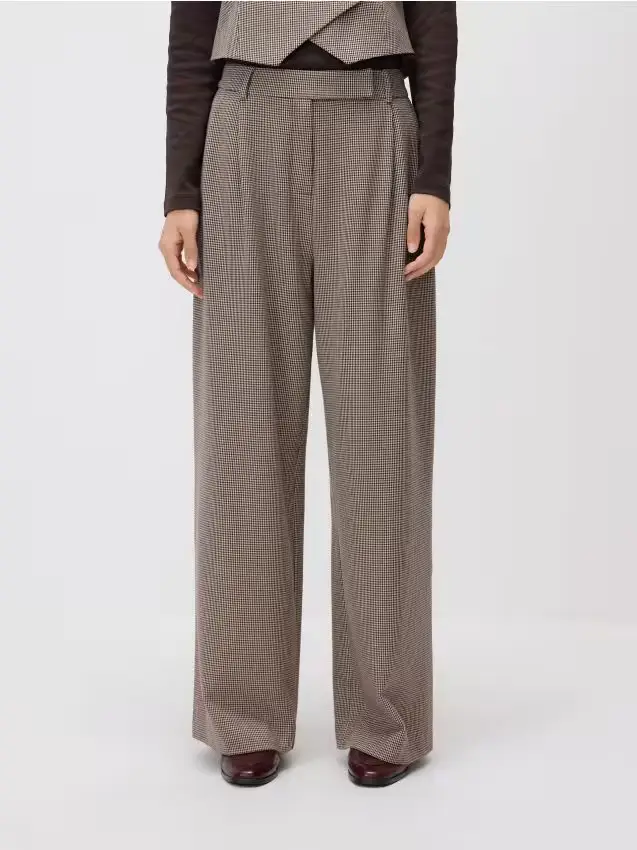 Pantaloni larghi con pinces - multicolore