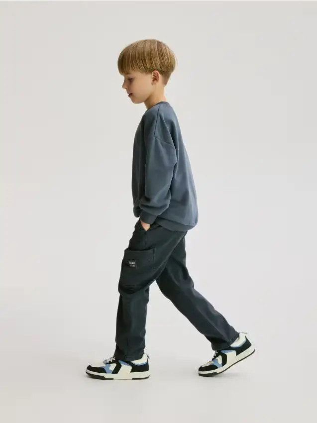 Pantaloni regular altamente elasticizzati - blu scuro