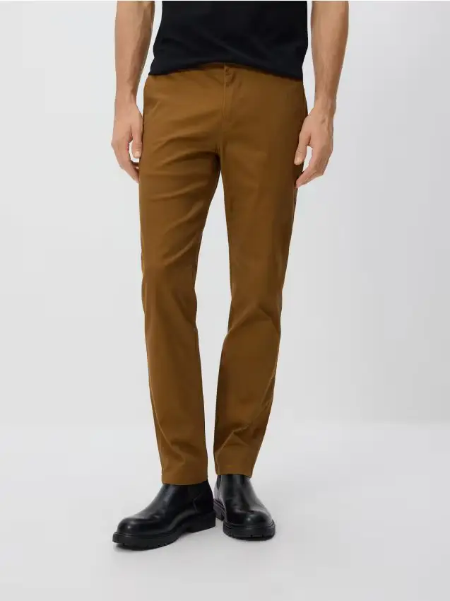 Pantaloni slim chino in cotone - marrone dorato
