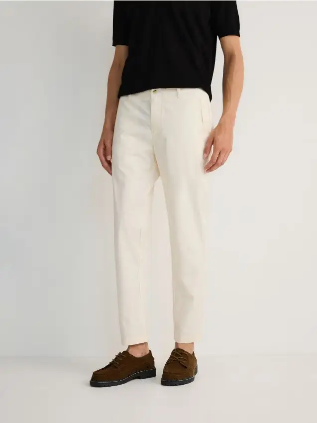 Pantaloni slim chino in cotone - panna