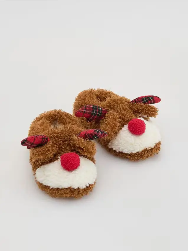 Pantofole in peluche con renne - marrone