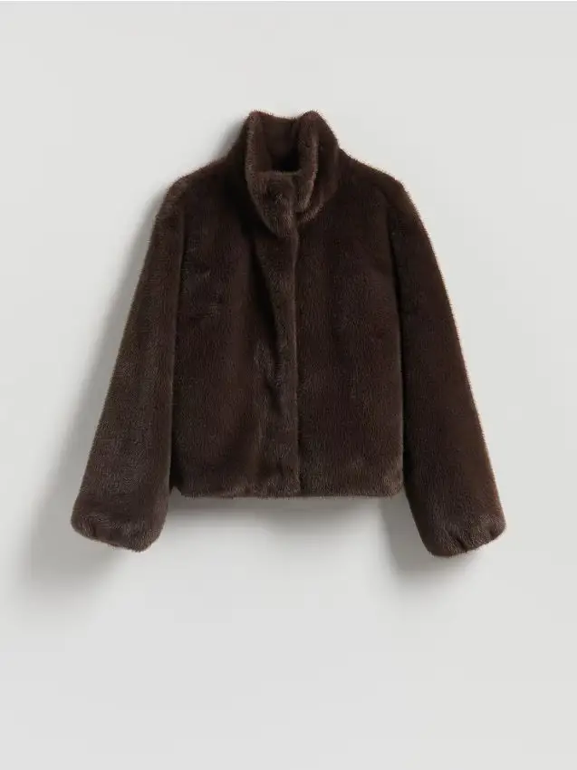 Pelliccia sintetica con colletto alto - marrone scuro